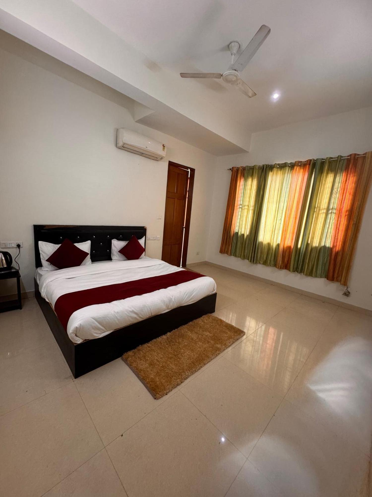 Hl Grand Hotel Lucknow Eksteriør bilde