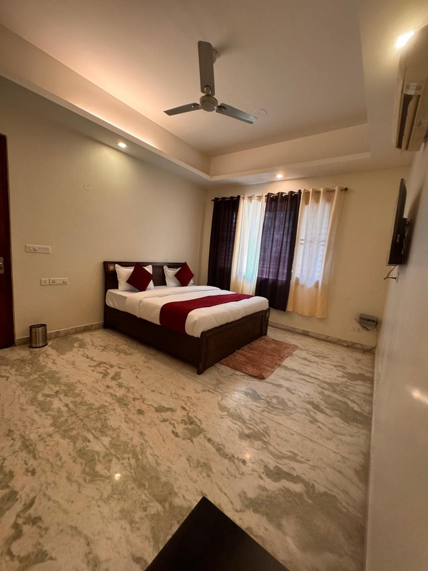 Hl Grand Hotel Lucknow Eksteriør bilde